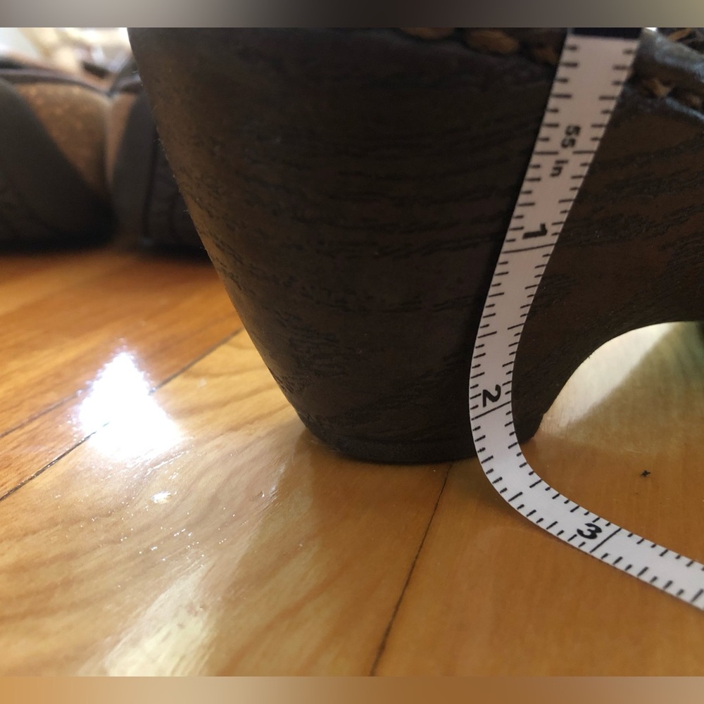 THREE SHOES—US Women’s size 10 sandals - Picture 8 of 11